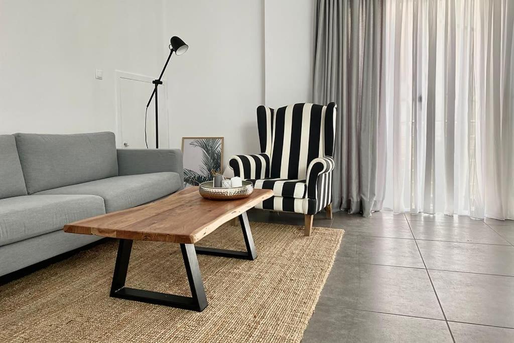 3-Bedroom Central, Spacious And Bright Apartment. Kandiye Dış mekan fotoğraf