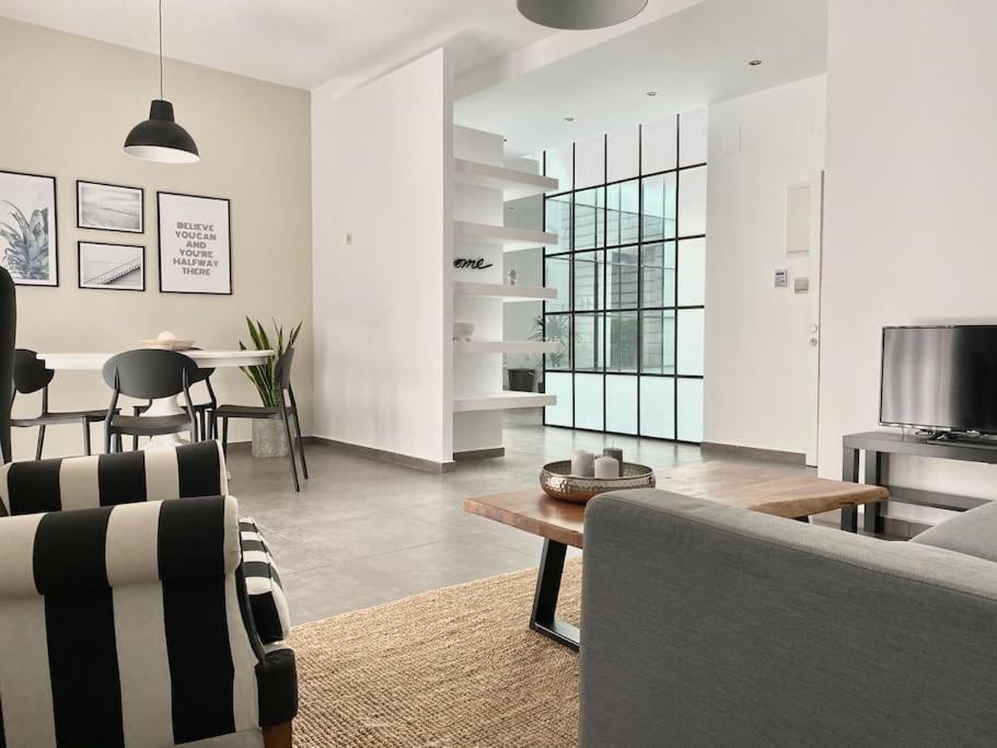 3-Bedroom Central, Spacious And Bright Apartment. Kandiye Dış mekan fotoğraf